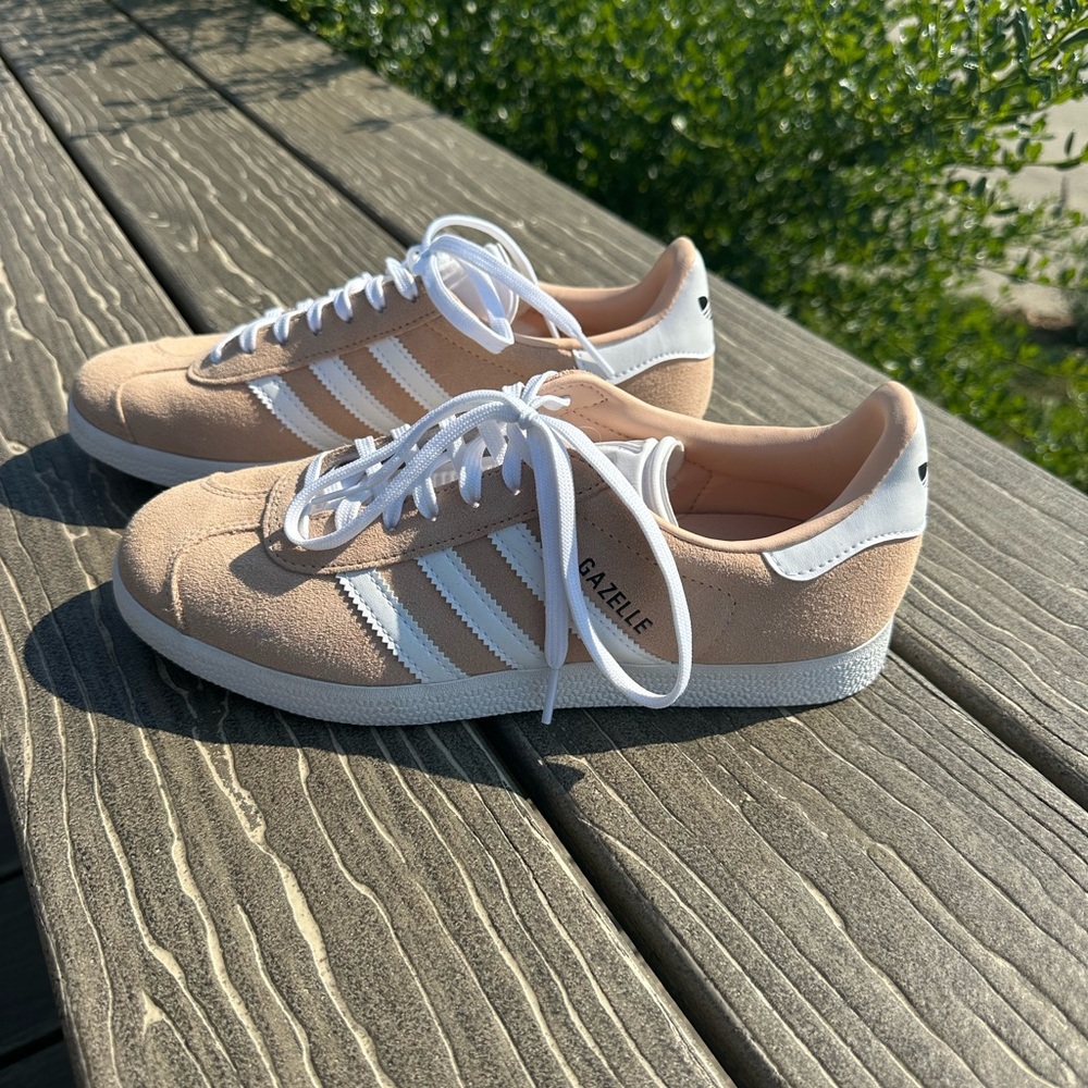 Adidas Gazelle Sneakers in Beige and White